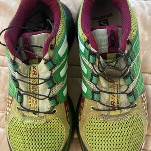 Women's Salomon XR Mission trail shoes, treads are not worn at all, great color